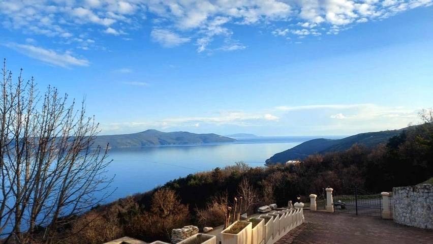 Ferienhaus für 4 Personen, mit Terrasse und Garten sowie Pool und Ausblick in Mošćenice - 2