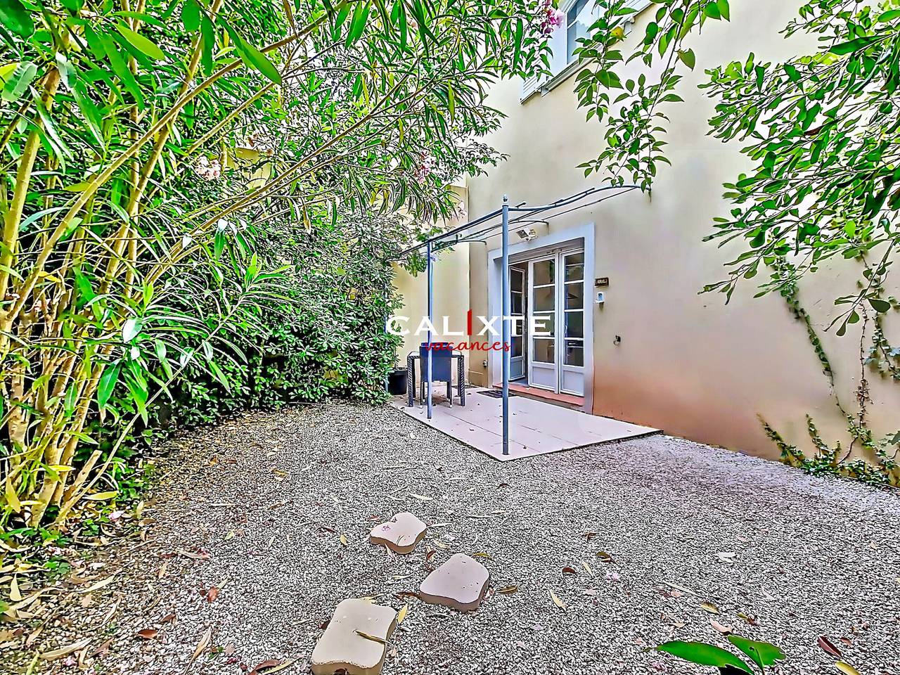 Entire studio, Quiet studio, pool, pets allowed, air conditioning, Var in Callian, Draguignan region