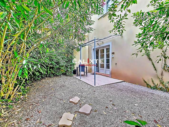 Gîte pour 2 personnes, avec Terrasse ainsi que Jardin et Piscine à Callian - 3