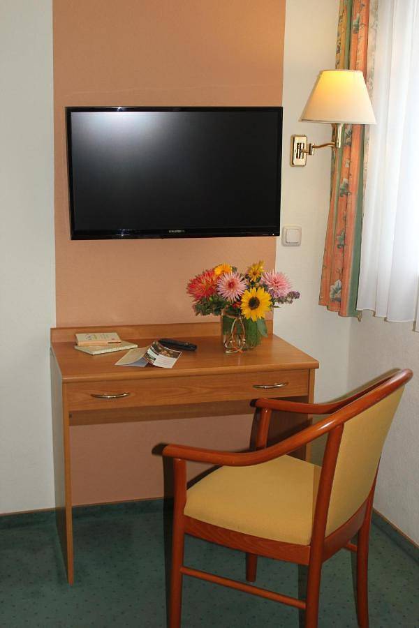 Hotel für 2 Personen, mit Terrasse und Garten sowie Ausblick in Preußisch Oldendorf - 4