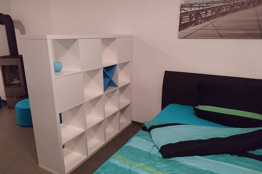 Ganze Wohnung, Moderne & komfortable Ferienwhg. mit eigenem Eingang, gr. Terrasse & eigenem Pp in Kandern, Südschwarzwald