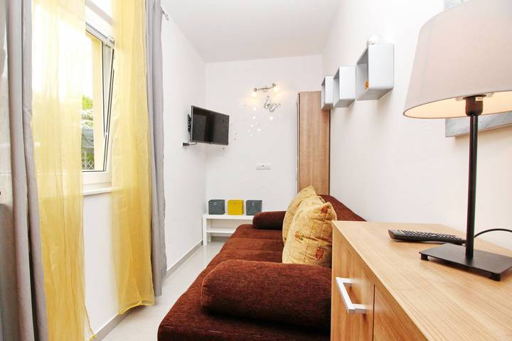 Ganze Wohnung, Apartment Zarok Beach Holiday A2 - near the Beach, with Terrace in Zarok, Baska