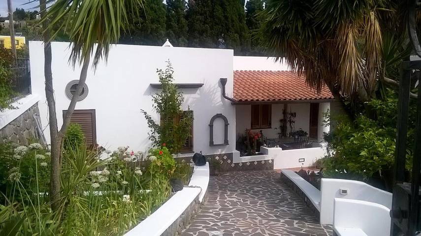 Chambre d’hôte pour 2 personnes, avec Balcon ainsi que Terrasse et Jardin à Lipari