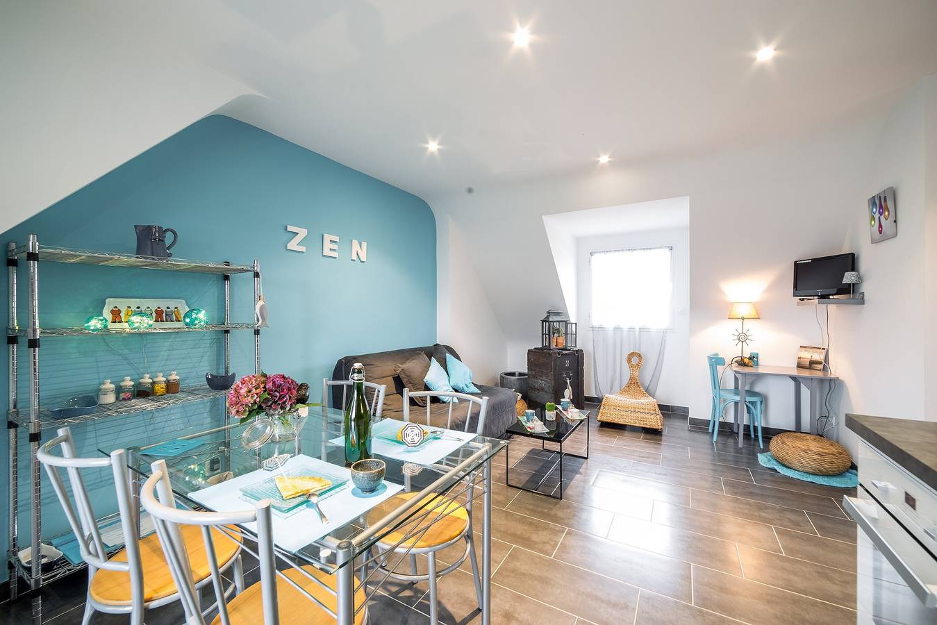Apartamento entero, Apartamento 'Le Clos Du Pont, Zen' con vistas al mar, piscina privada y Wi-Fi in Noyalo, Côte des Mégalithes