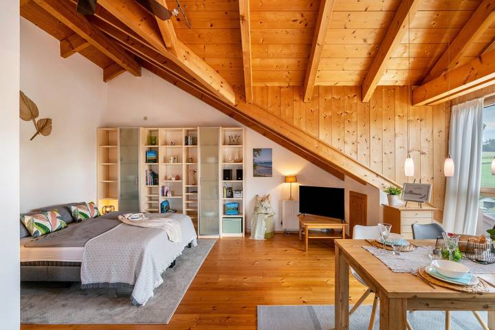 Ferienwohnung für 3 Personen, mit Balkon und Seeblick