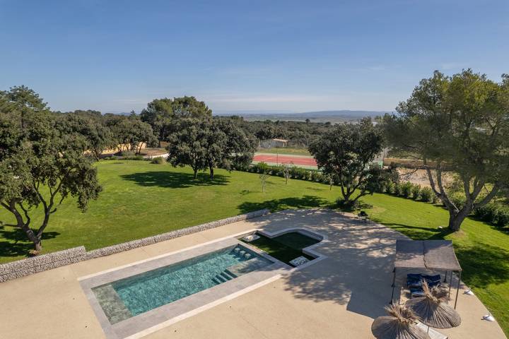 Maison de campagne pour 8 personnes, avec terrasse ainsi que jardin et piscine, adapté aux familles à Saint-Gilles - 4