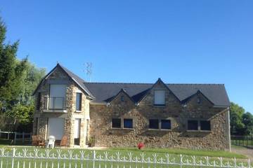 Location de vacances pour 6 personnes, avec jardin à Beauvoir