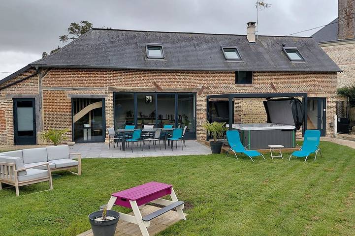 Location de vacances pour 10 personnes, avec jardin et jacuzzi dans Flipou