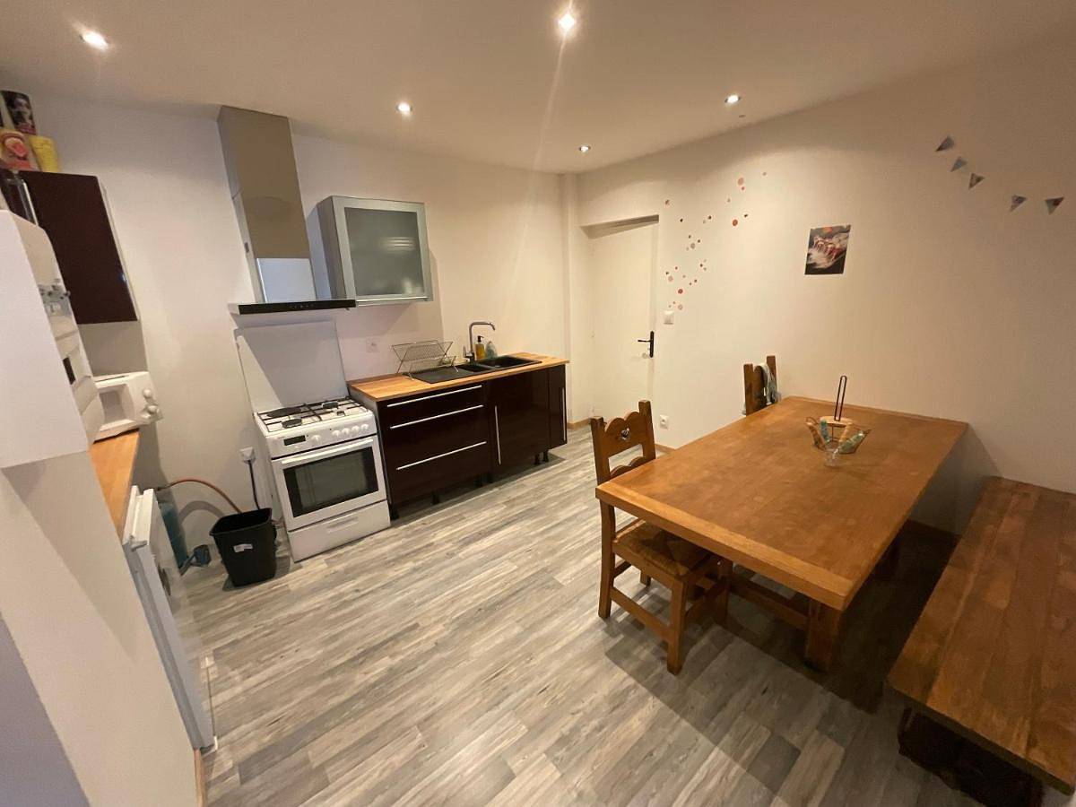 Appartement entier, Single Room in Frasne, Jura Francais