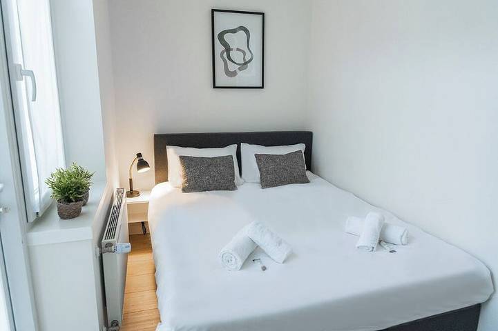 Appartement entier, Situé à quelques pas des boutiques, restaurants et transports en commun, cet appartement constitue le point de départ idéal pour découvrir la ville. Que vous voyagiez pour le travail ou les loisirs, vous apprécierez son emplacement central. in Eindhoven, Brabant-Septentrional