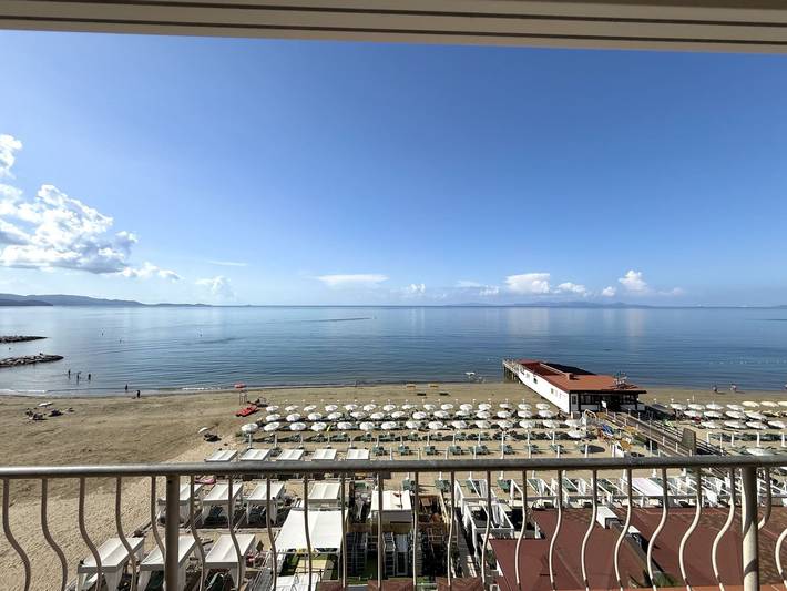 Apartamento vacacional entero, Apartamento de vacaciones para 5 personas con terraza in Spiaggia di Follonica (Scarlino), Follonica