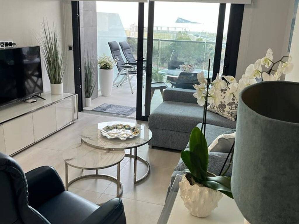 Entire apartment, Apartment 'Sunset Waves' with Sea View, Wi-Fi and Air Conditioning in Benidorm, Costa Blanca