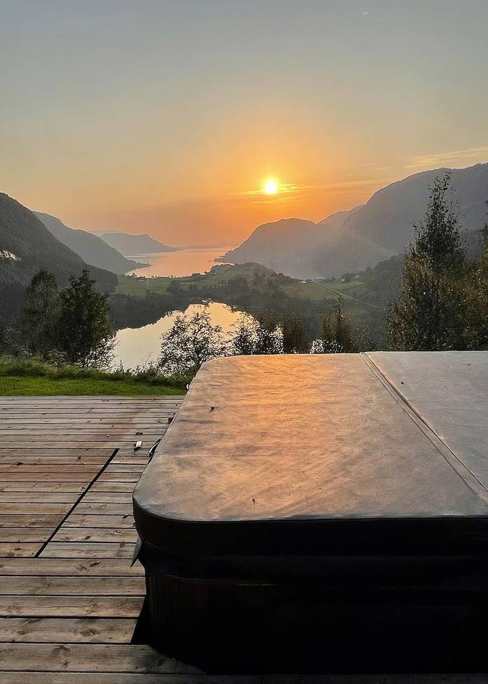Feriehus for 8 personer, med hage og terrasse, barnevennlig i Sogn og Fjordane