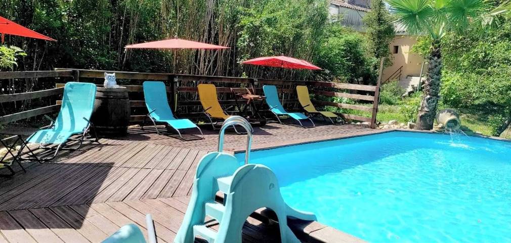 Studio pour 2 personnes, avec terrasse et piscine