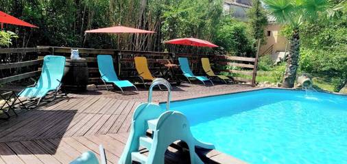 Gîte pour 2 personnes, avec piscine et terrasse à Orange