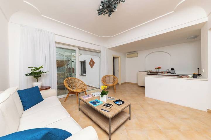 Apartment for 5 people, with pets in Capri