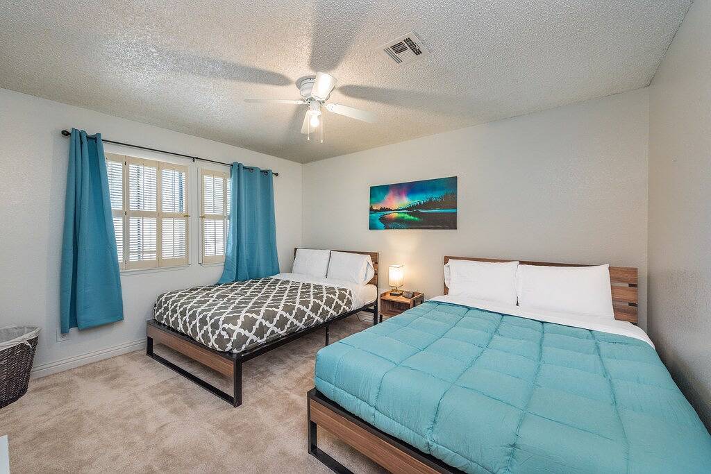 Traumvilla auf 20k sq 4 Schlafzimmer 5 Minuten vom Strip entfernt in Nevada