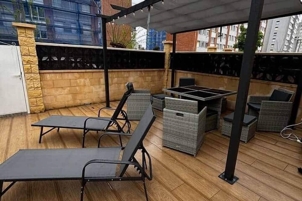 Apartamento entero, En Laredo, apto.  con terraza   a 5 minutos de playa andando in Playa de la Salvé (Laredo (Spain)), Laredo