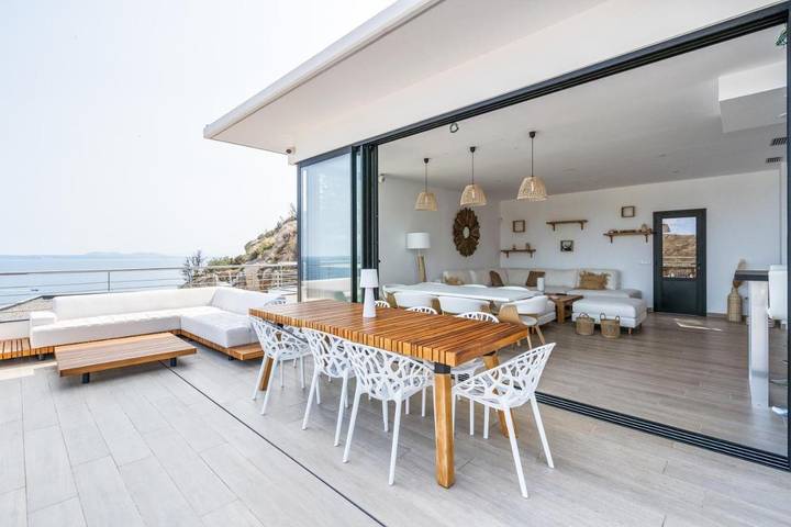 Chalet para 8 personas, con vistas además de terraza y piscina en Provincia de Gerona - 2