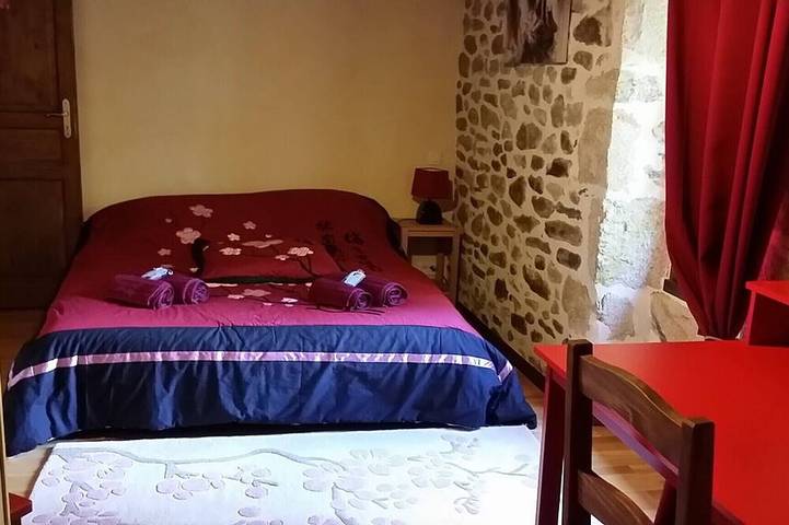 Location de vacances pour 12 personnes, avec jardin, animaux acceptés à Saint-Martial-de-Gimel - 4