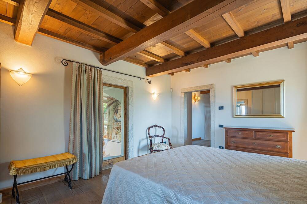 Convento La Perla - an old renovated private villa with swimming pool in Carrara in Carrara, Italienische Riviera