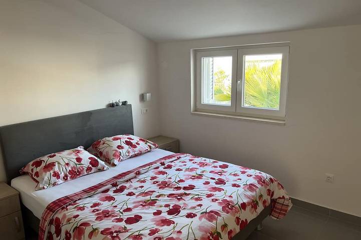 Ganze Wohnung, Villa Pina Tisno Top**** Ferienwohnung Mila  4 -6 Personen mit Meerblick in Tisno, Šibenik-Knin