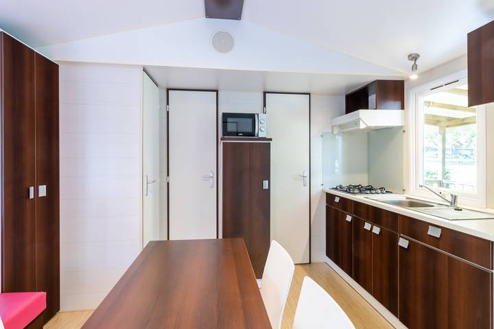 Camping pour 6 personnes, avec bassin pour enfant et jardin, animaux acceptés dans Périgord Noir - 3