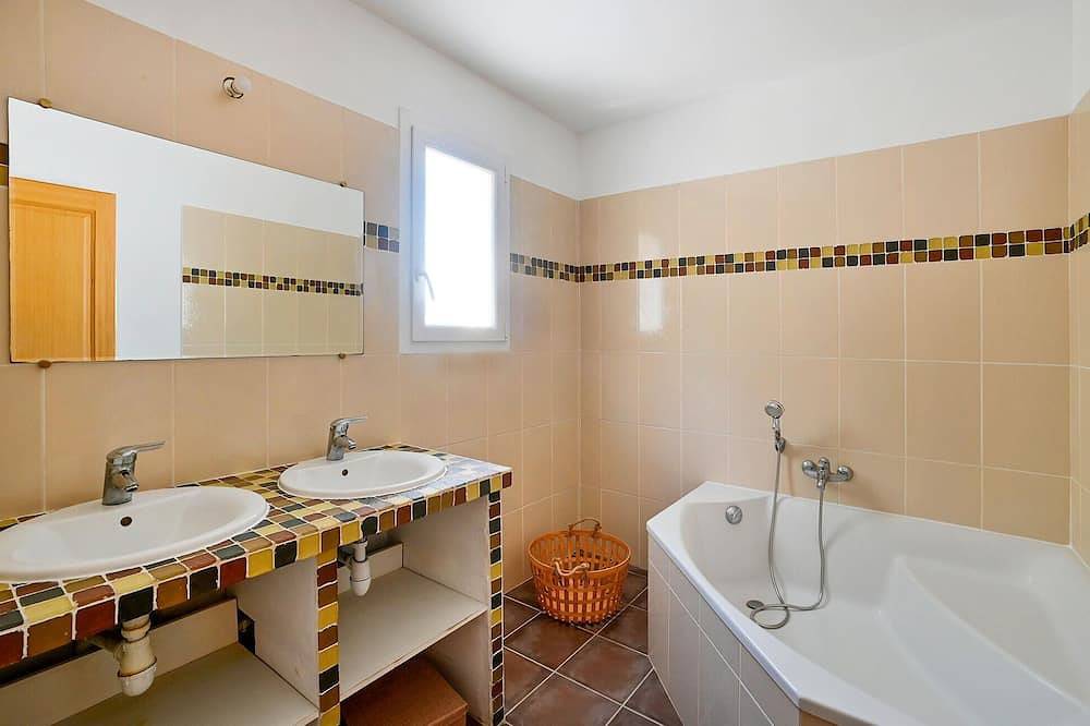 Traumhaftes Haus in Orsan in Orsan, Nimes und Umgebung