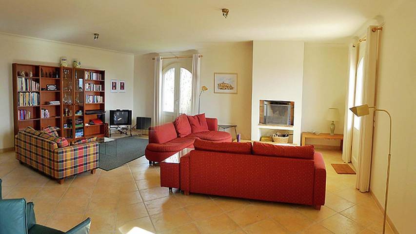 Location de vacances pour 10 personnes, avec jardin ainsi que piscine et terrasse, animaux acceptés à Cabris - 2