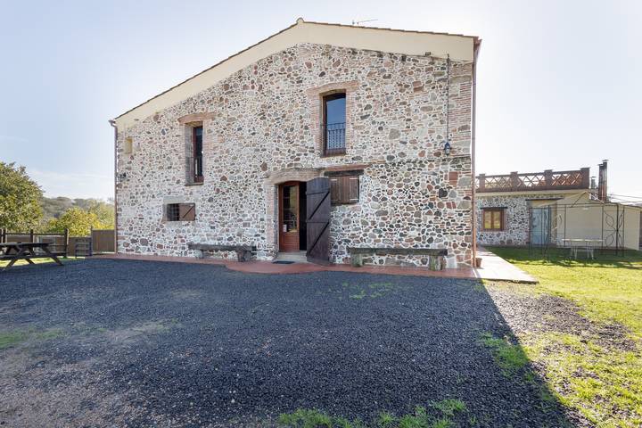 Villa für 39 Personen, mit Balkon und Garten in Katalonien