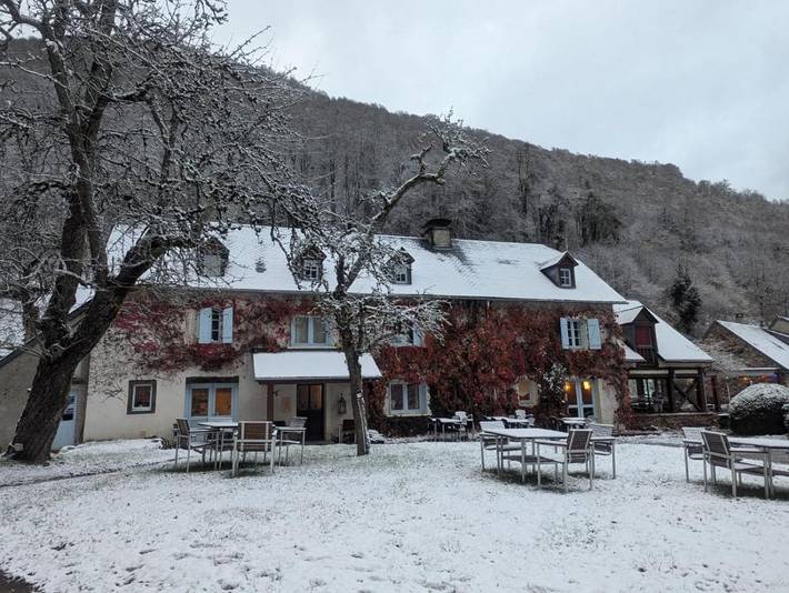 Hôtel pour 2 personnes, avec piscine ainsi que terrasse et jardin
