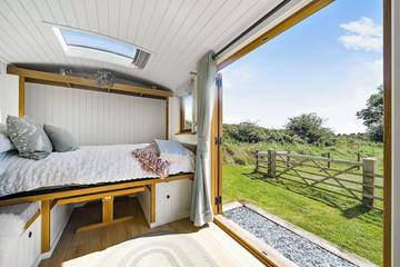 Holiday Apartment for 2 People in Isle of Anglesey, North-Wales, Photo 1