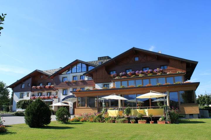 Hotel, mit Terrasse und Garten in Salzburg