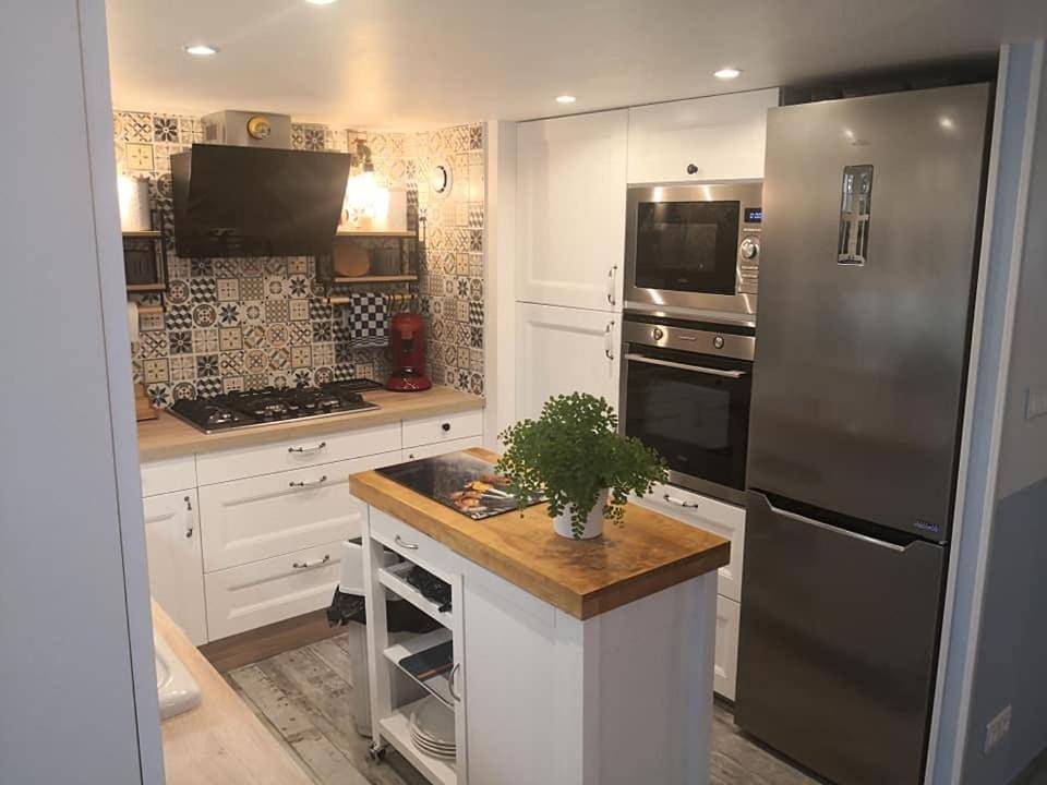 Appartement entier, Two-Bedroom Apartment in Chasseneuil-du-Poitou, Vienne (France)