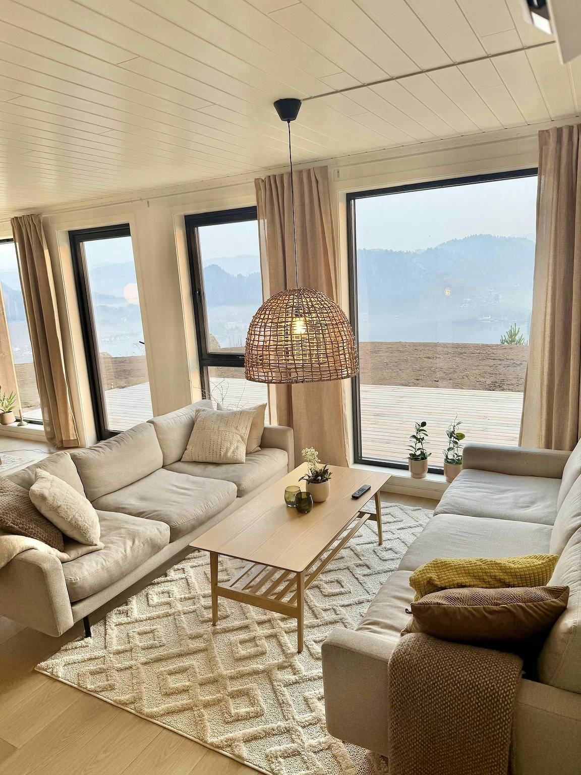 Ferienhaus mit Panoramablick über den Åptafjord in Farsund