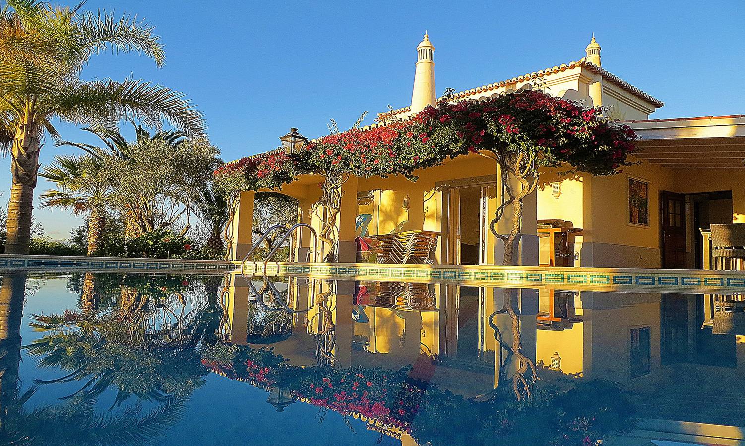 Geräumige Villa in Carvoeiro mit privatem Pool in Estômbar, Lagoa