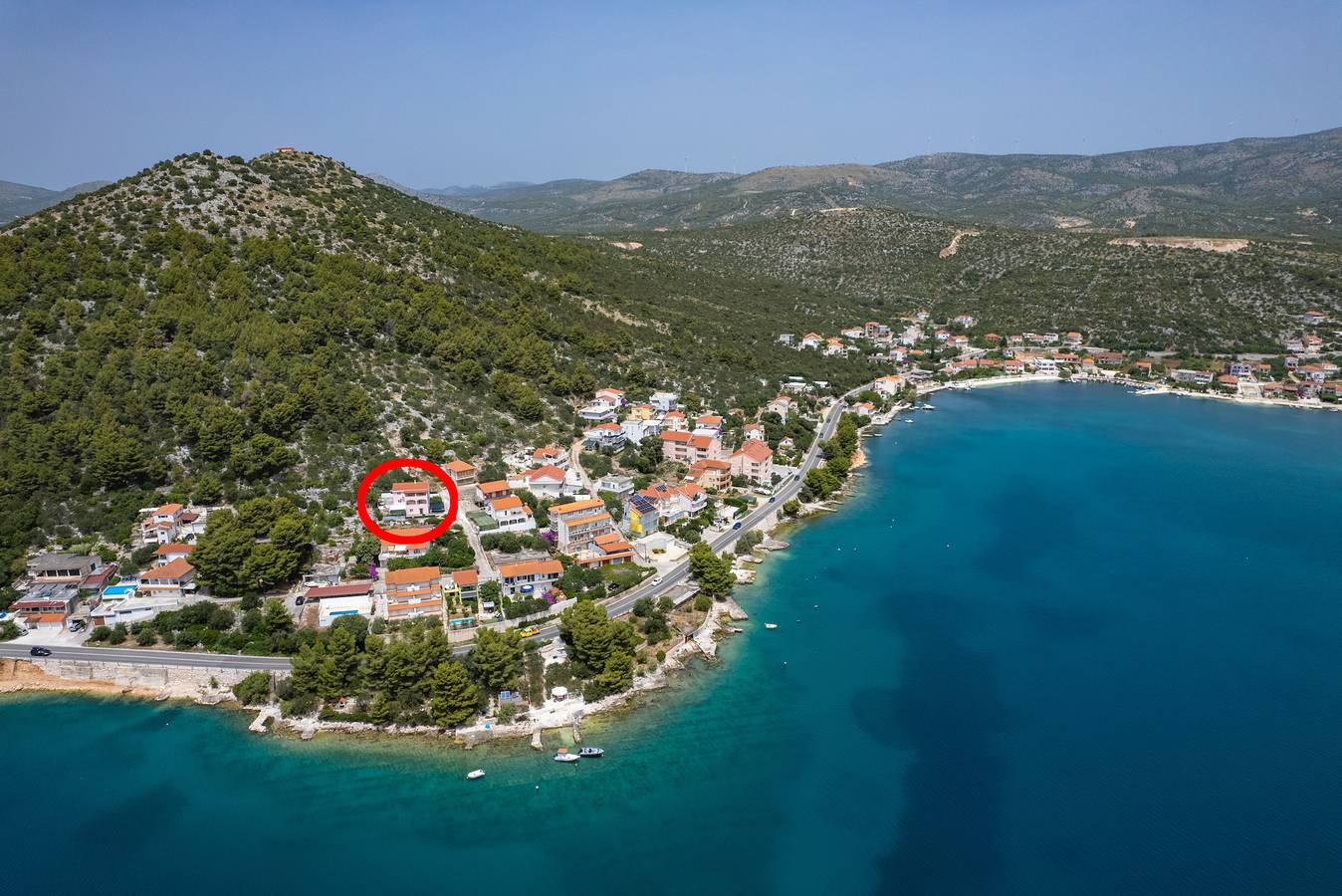 Cijeli apartman, Dvosobni apartman s terasom i pogledom na more Poljica, Trogir A-11103-b in Poljica, Splitsko-dalmatinska županija