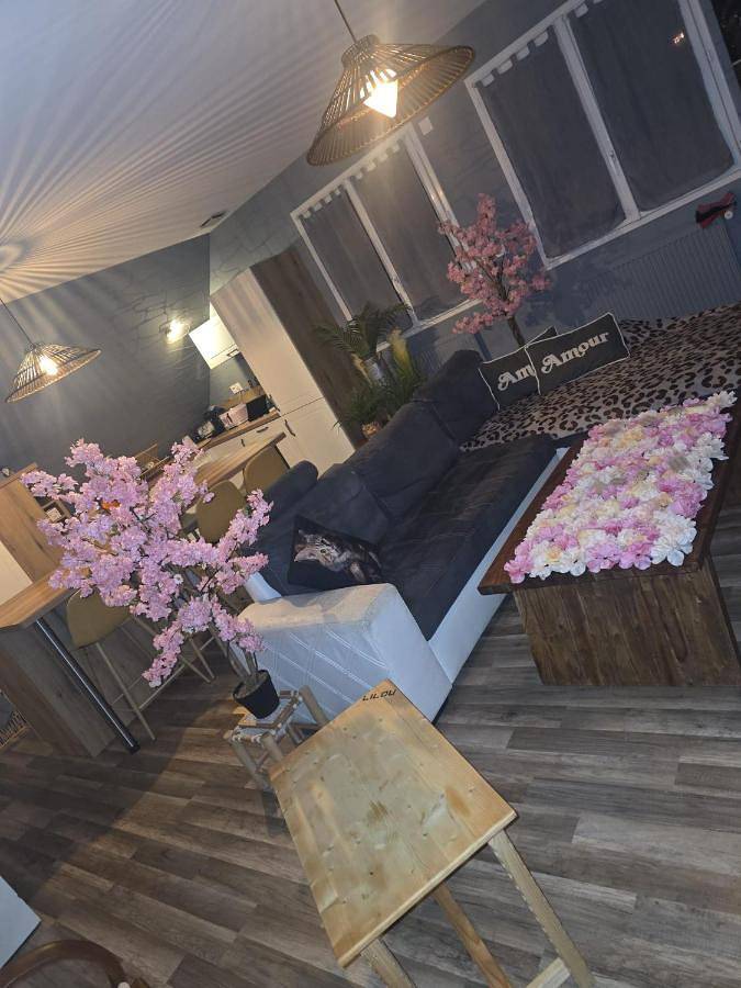 Gîte pour 6 personnes, avec Terrasse ainsi que Jardin et Vue à Peillac - 3