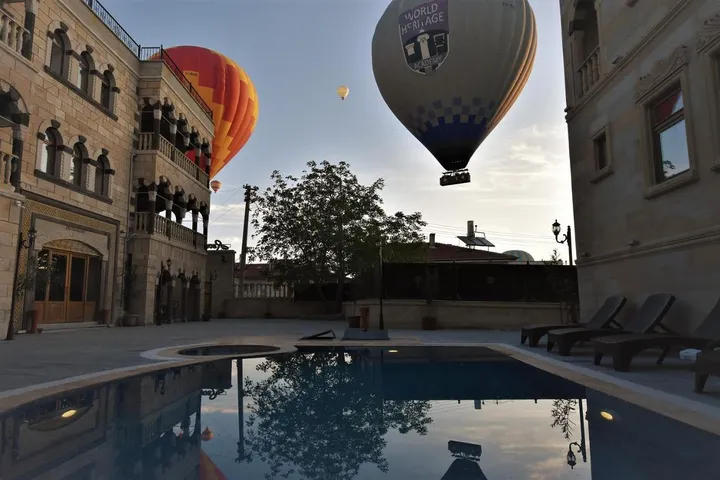 Hotel para 2 personas, con vistas además de piscina y jardín - 1