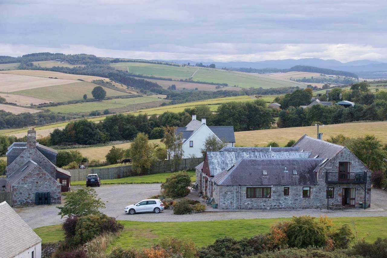 Entire apartment, Villa with Sea View in Highlands