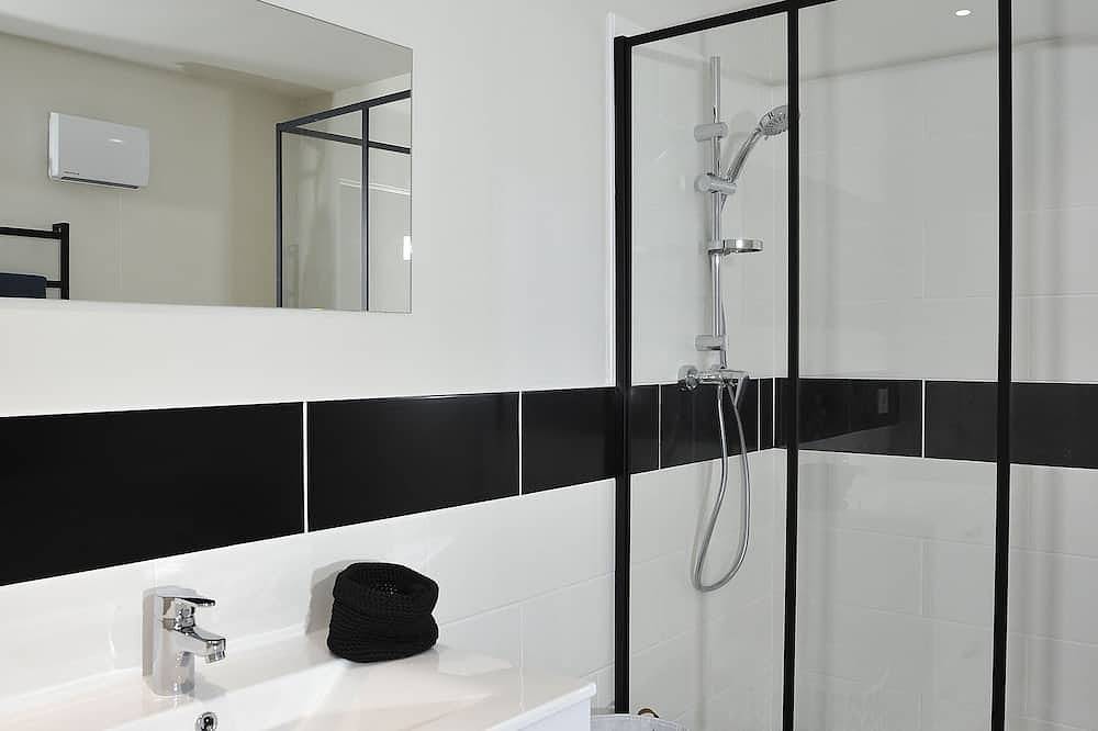 Entire apartment, Charming Apartment With Terrace In A Quiet Residence Near Jonzac Center in Jonzac, Jonzac region