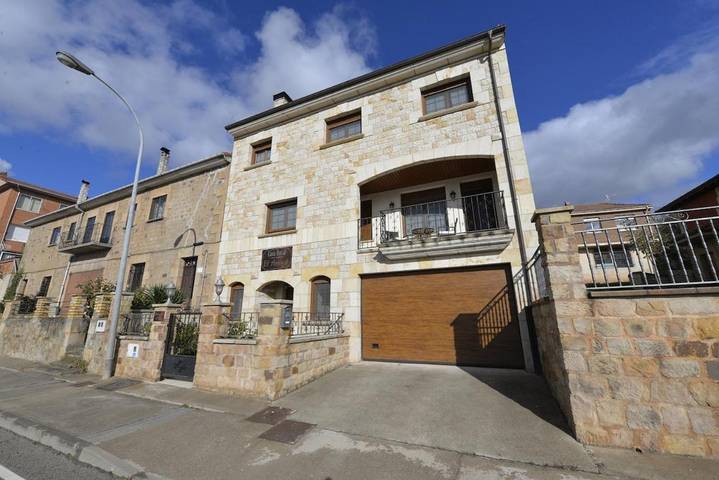 Casa rural para 12 personas, con jardín y vistas, Se admiten mascotas en Sierra de la Demanda - 2