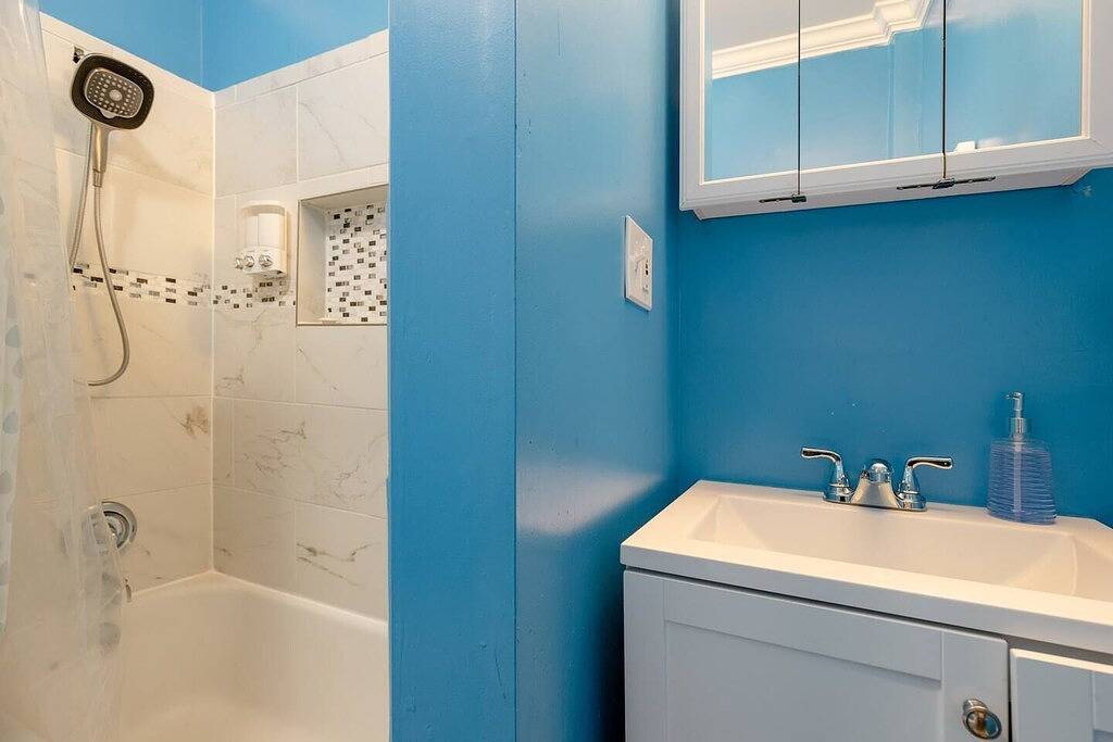 30% Off Spacious Historic Getaway: 5★ Location, Royal Beds, Game Room & Bbq in Kansas City, Missouri