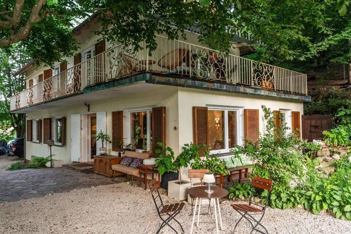 BnB für 4 Personen, mit Balkon und Terrasse sowie Garten und Ausblick in Velden am Worthersee