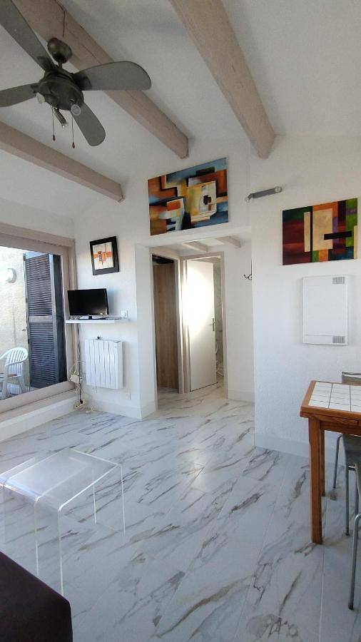 Gîte pour 4 personnes, avec jardin ainsi que piscine et vue dans Plage Ulysse - 2