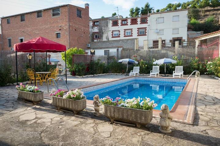 Apartamento para 9 personas, con Terraza y Jardín además de Piscina y Vistas en Tárrega
