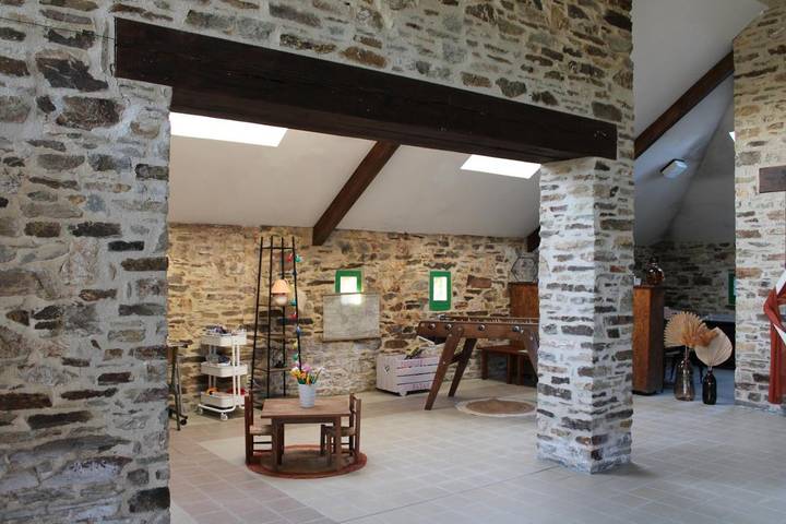 Parc de vacances pour 6 personnes, avec piscine et vue sur le lac ainsi que vue et jardin à Jumilhac-le-Grand - 4