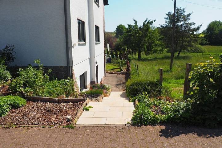 Ferienwohnung für 5 Personen, mit Terrasse und Garten - 1