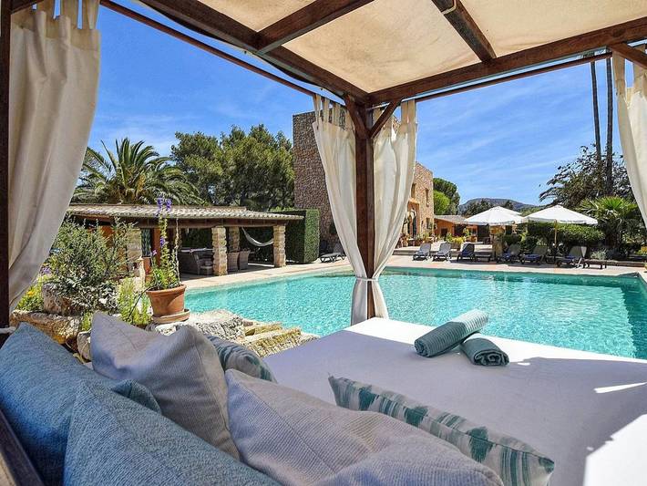 Villa for 9 people, with garden and pool - 1