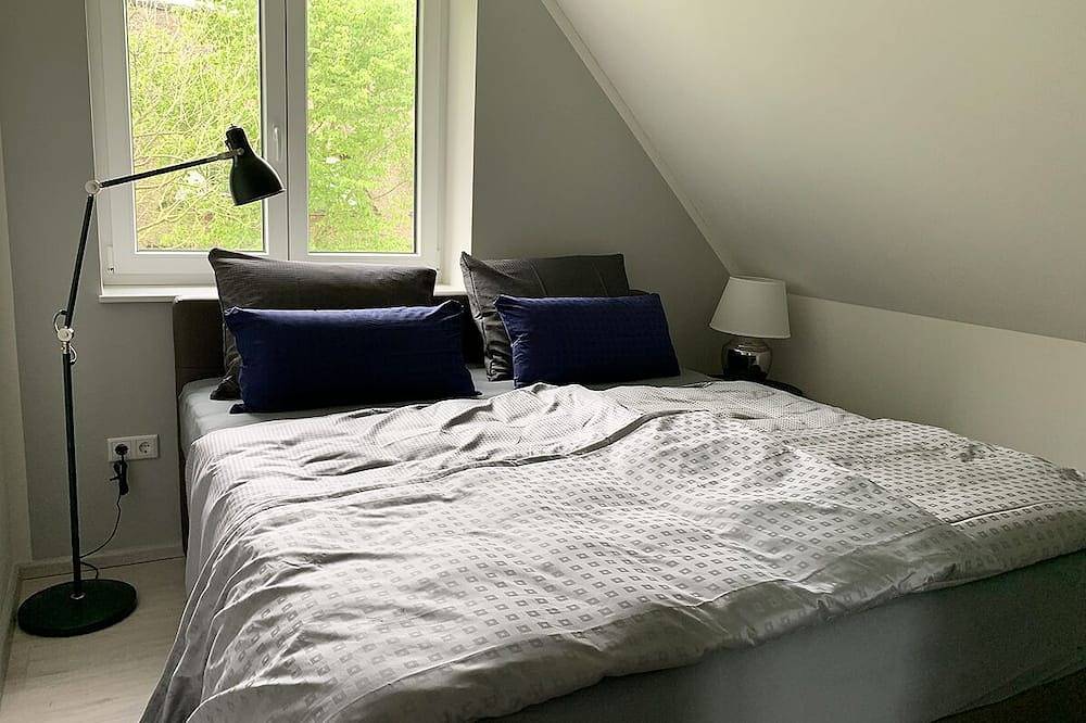 Ganze Wohnung, Vogelzug, Ferienwohnung in \"De Feerjenhusen\" am Haubarg von Vollerwiek in Vollerwiek, Eiderstedt